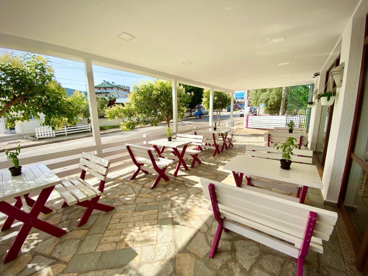 Family Hotel Haruni Ksamil Esterno foto