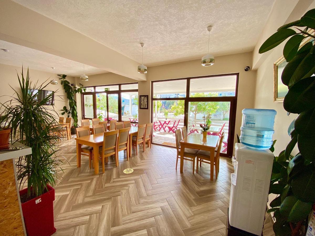 Family Hotel Haruni Ksamil Esterno foto