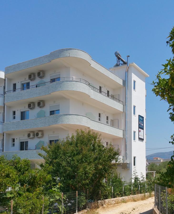 Family Hotel Haruni Ksamil Esterno foto